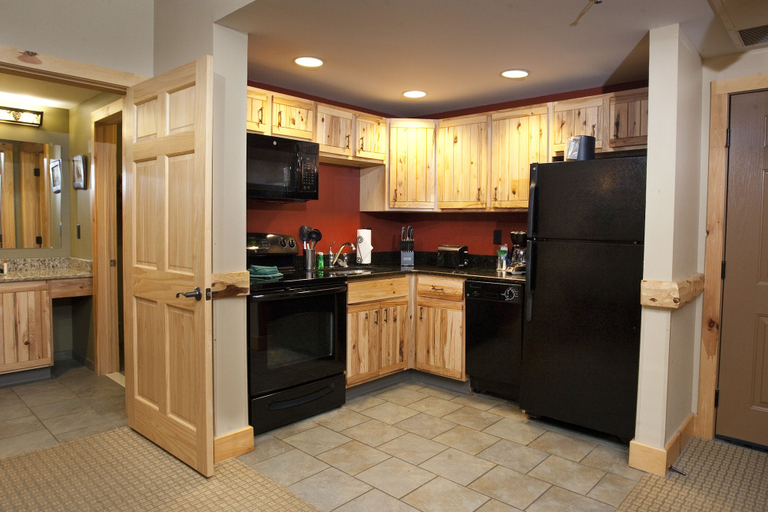 Others 5, Hope Lake Lodge & Indoor Waterpark, Cortland