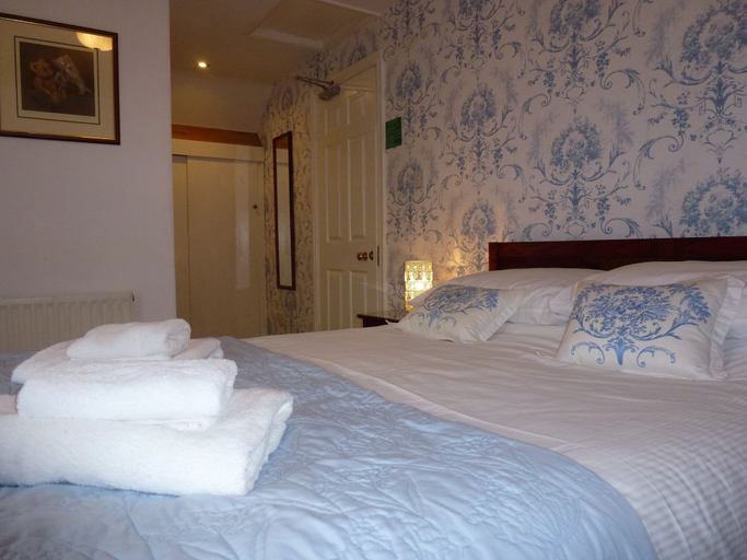 Bedroom 2, Lakeside Lodge, Cumbria