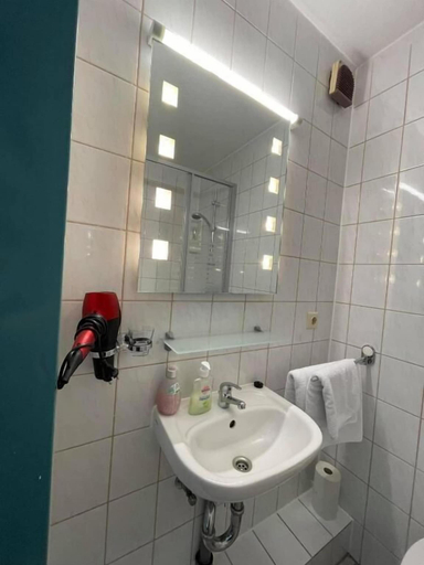Bathroom 3, Pension am Meer, Aurich