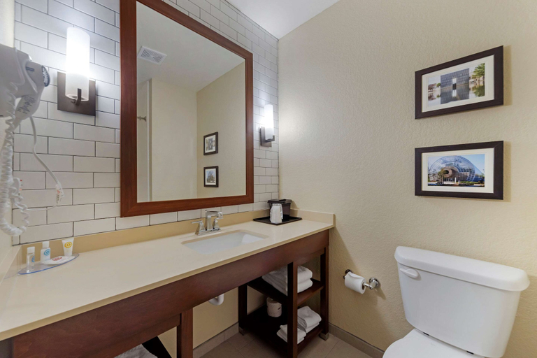 Bathroom 3, Comfort Inn & Suites Harrah, Oklahoma