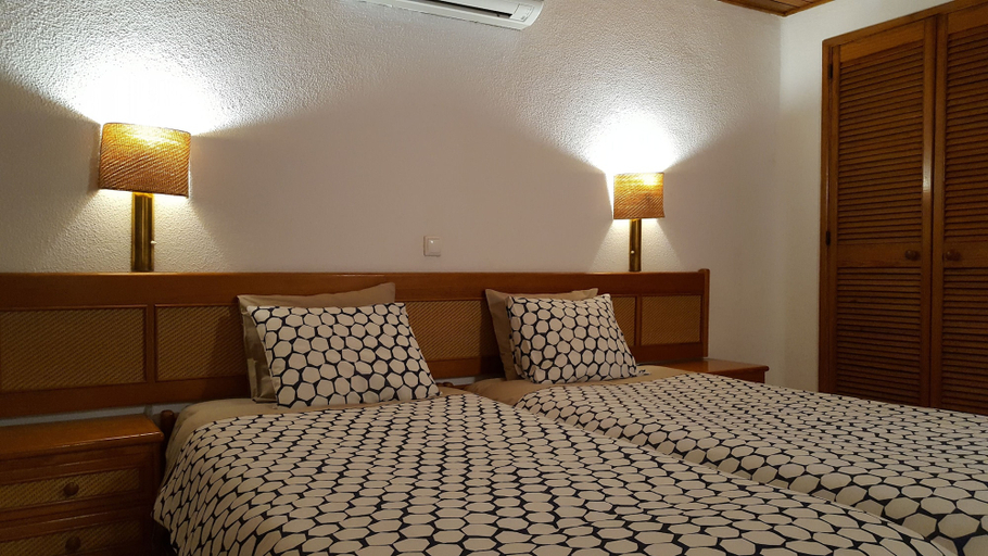 Bedroom 2, Albufeira Sea View by Rentals in Algarve (51), Albufeira