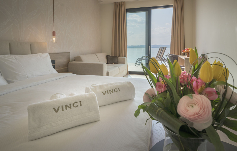 Bedroom 3, Hotel Vinci Sirmione, Brescia