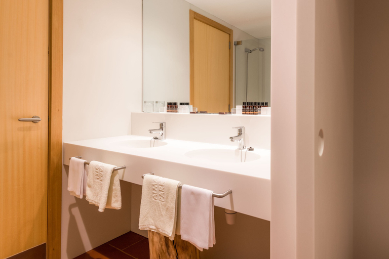 Bathroom 5, Almadraba Park, Girona