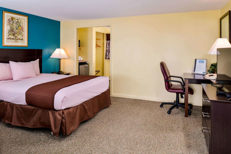 Bedroom 3, Rodeway Inn Orleans - Cape Cod, Barnstable