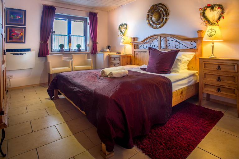 Bedroom 2, Haus Zeranka Hotel garni, Traunstein