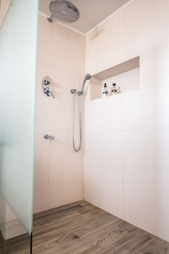Bathroom 4, Villa Acacia, South Aegean