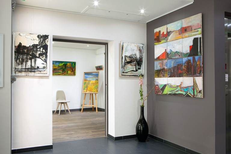 Others 5, Serotel Suites, Paris
