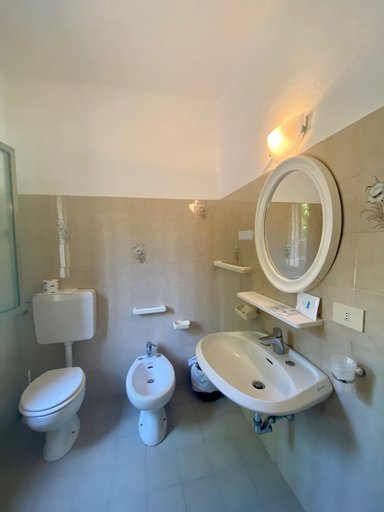 Bathroom 4, B&B Alex, Livorno