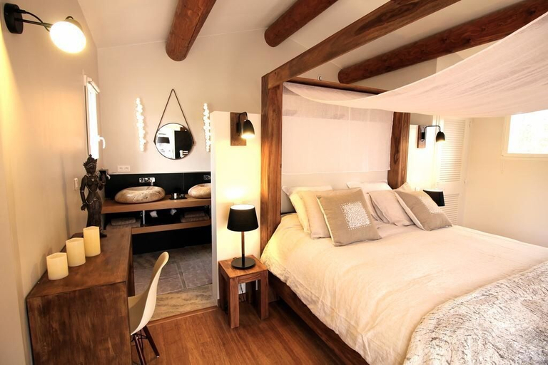 Bedroom 5, Mas des cigales, Bouches-du-Rhône