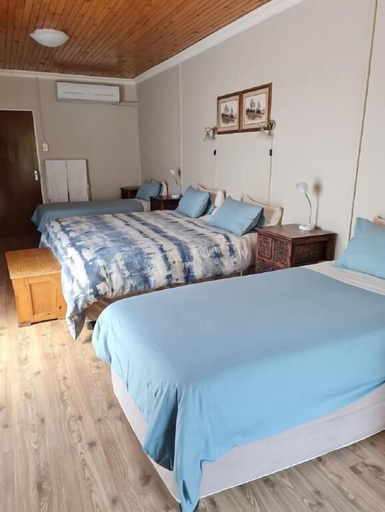 Bedroom 2, Skietberg Lodge, Pixley ka Seme