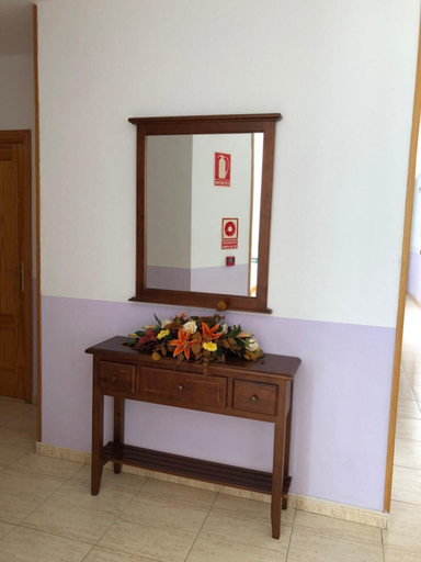 Others 5, Hostal 82, Toledo