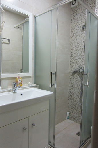 Bathroom 4, Freddy's Hotel, Tirana