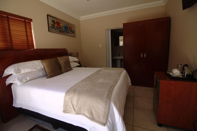 Bedroom 3, Lakeview Boutique Hotel & Conference Center, Ekurhuleni