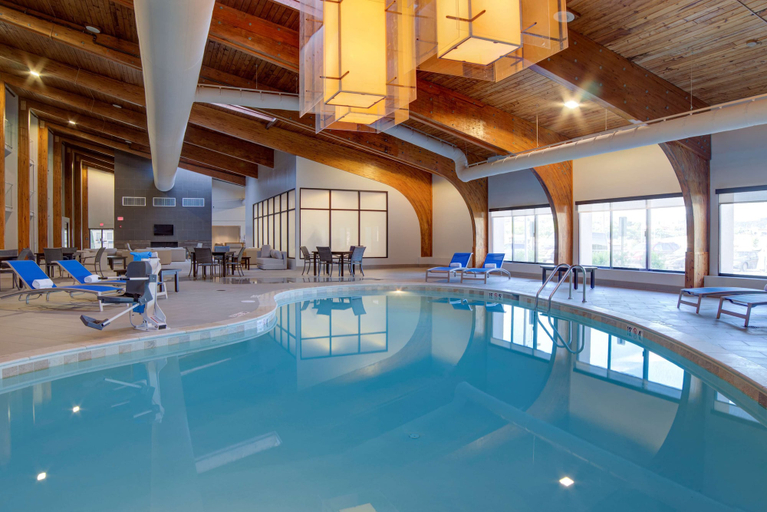 Sport & Beauty 2, Doubletree by Hilton Harrisonburg, Harrisonburg