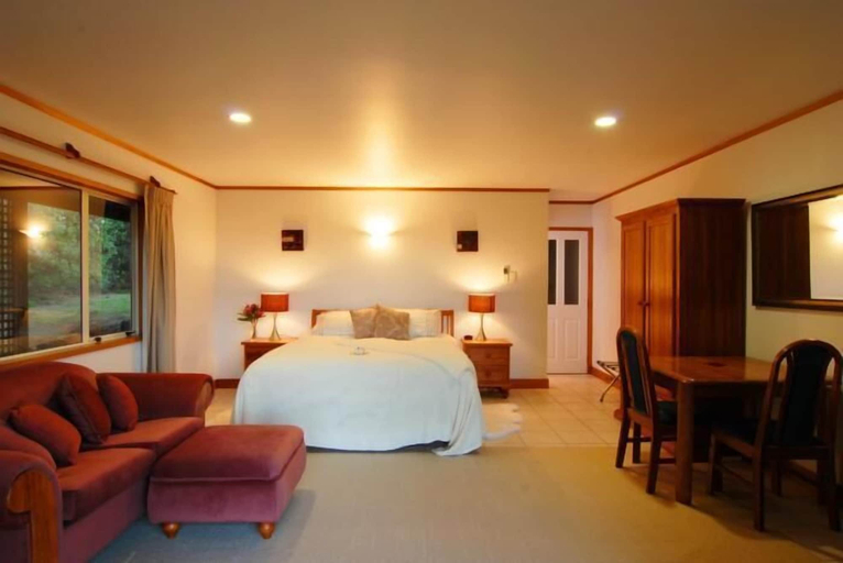 Bedroom 3, Puketotara Lodge, Far North