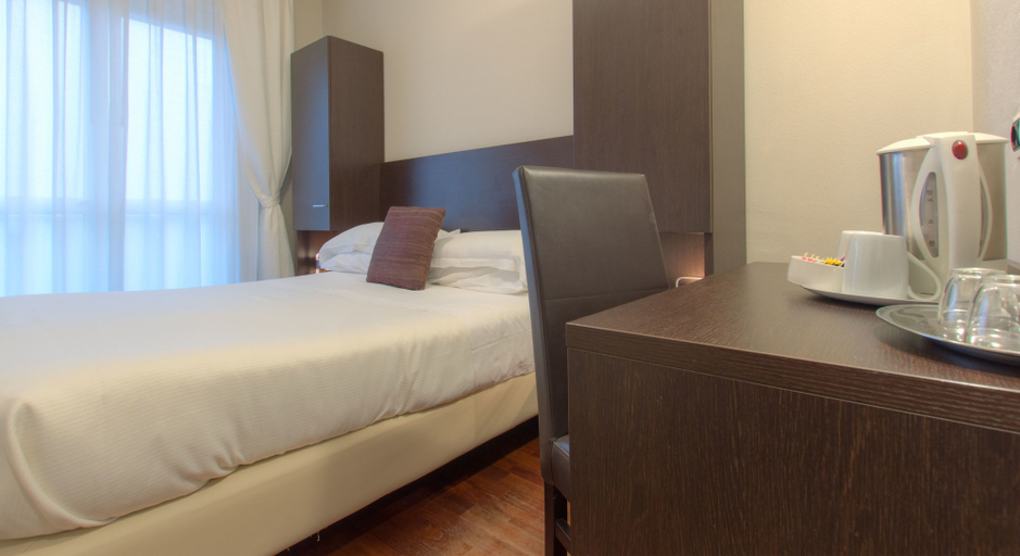 Bedroom 3, Hotel Kent, Ravenna