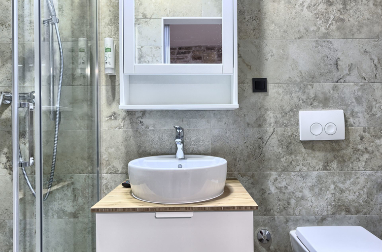 Bathroom 4, New Horizons Resort, Murter