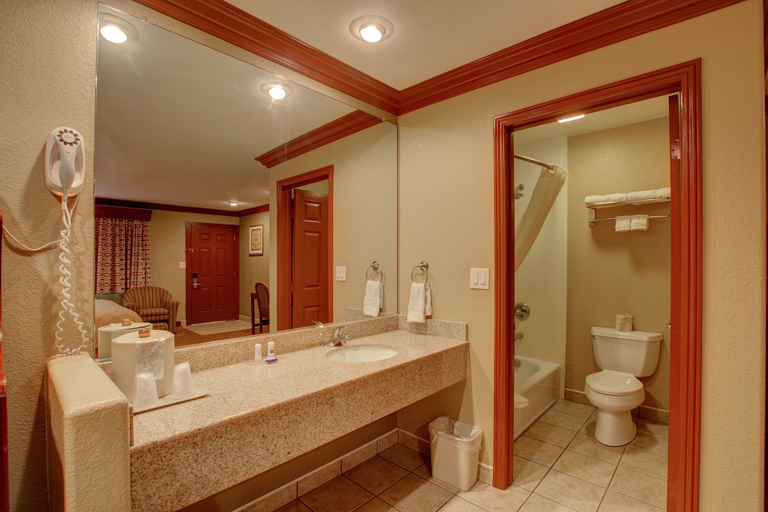 Bathroom 4, Thunderbird Lodge in Riverside, Riverside