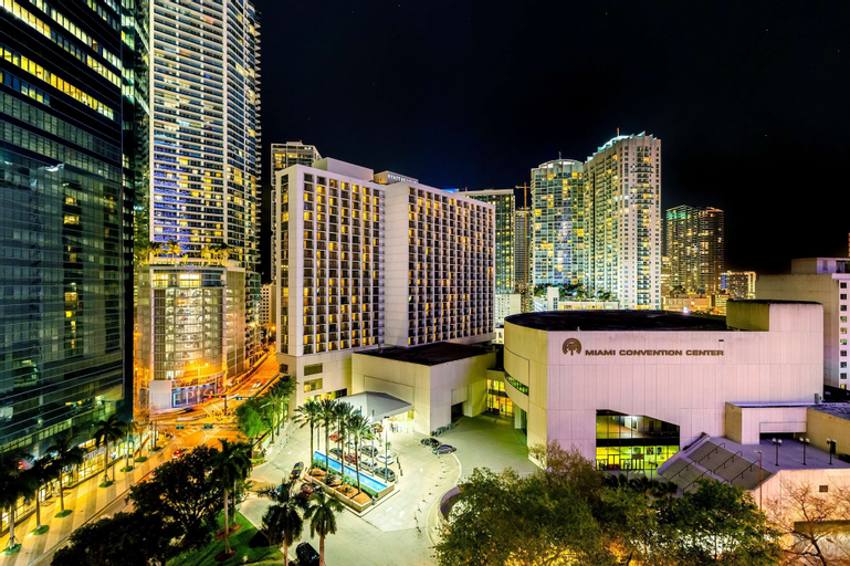 Exterior & Views 12