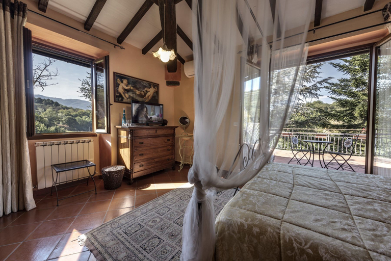 Bedroom 2, Villa Poggio di Gaville, Florence