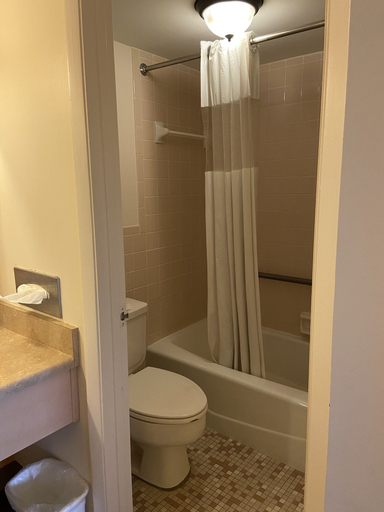 Bathroom 5, Buccaneer Inn, Franklin