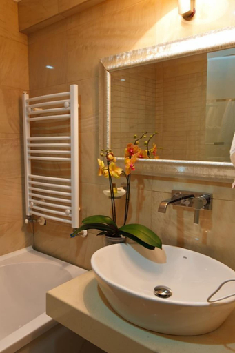 Bathroom 5, Hotel Roman By Dumbrava Business Resort, Roman