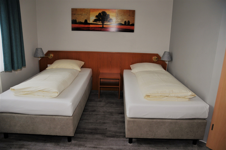 Bedroom 3, Landhotel Buchenkrug, Gütersloh