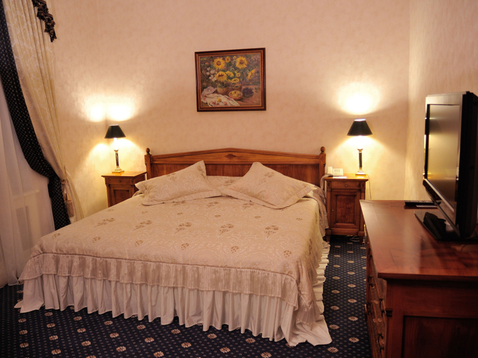 Bedroom 3, Grand Hotel Ukraine, Dnipropetrovs'ka