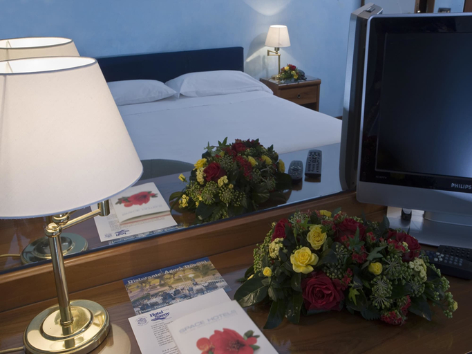 Bedroom 3, Hotel Savoy, Pesaro E Urbino