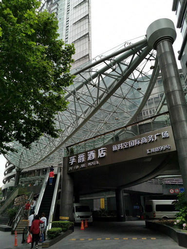 Exterior & Views 19