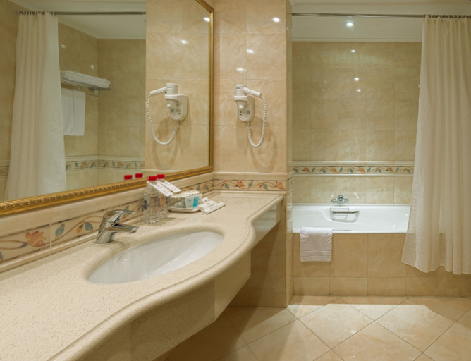 Bathroom 5, Korston Royal Hotel, Vysokogorskiy rayon