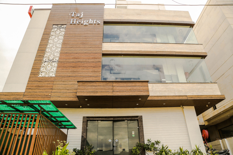 Exterior & Views 2, Hotel Taj Heights, Agra