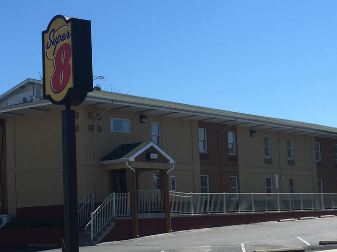 Exterior & Views 2, Super 8 by Wyndham Allentown, Lehigh