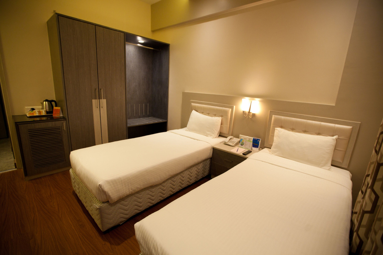 Bedroom 2, Hotel Tara, Ranga Reddy