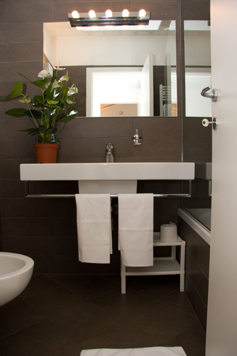 Bathroom 4, Residence de la Gare, Milano