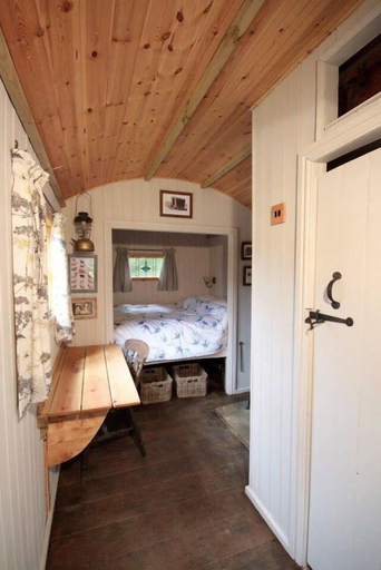 Bedroom 3, Craven Shepherd Huts, North Yorkshire