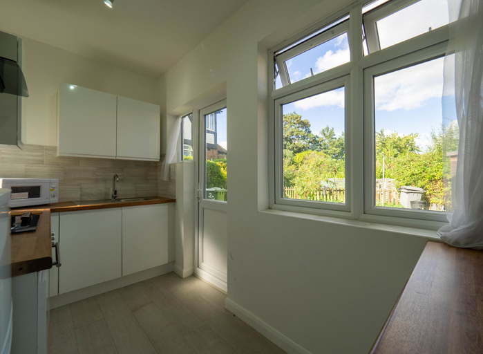 Others 5, 2 Bedroom Ground Floor Apartment, London