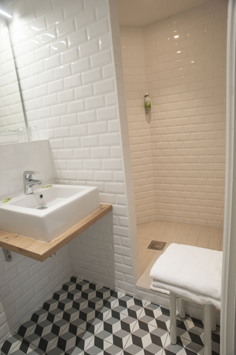Bathroom, Hotel Beau Site Notre Dame, Lot