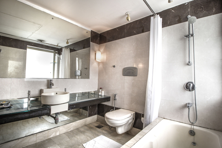 Bathroom 3, FabHotel Prime Shervani, Delhi