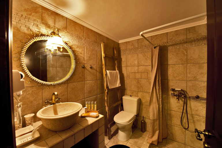 Bathroom 4, Bacchus, West Greece