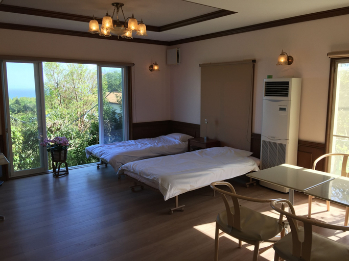 Bedroom 4, JOYinn, Itō
