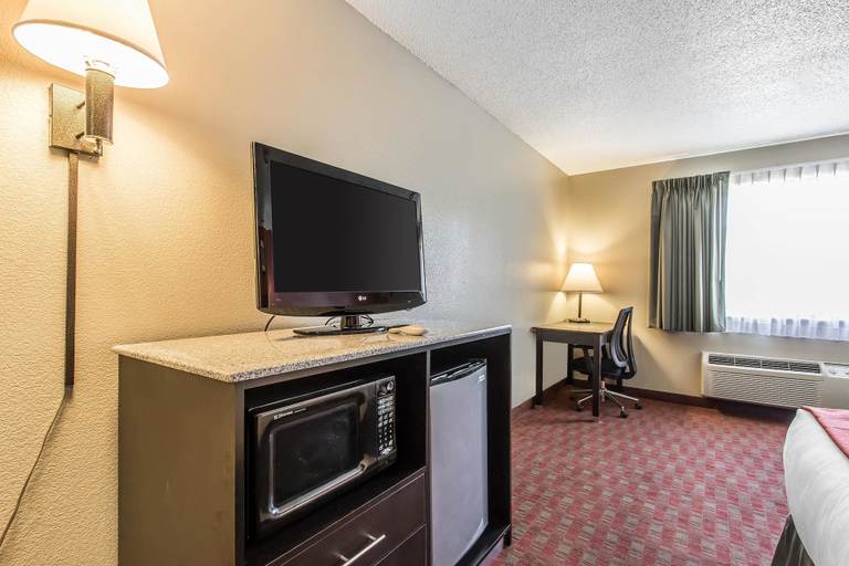 Others 4, Quality Inn & Suites, Rutherford