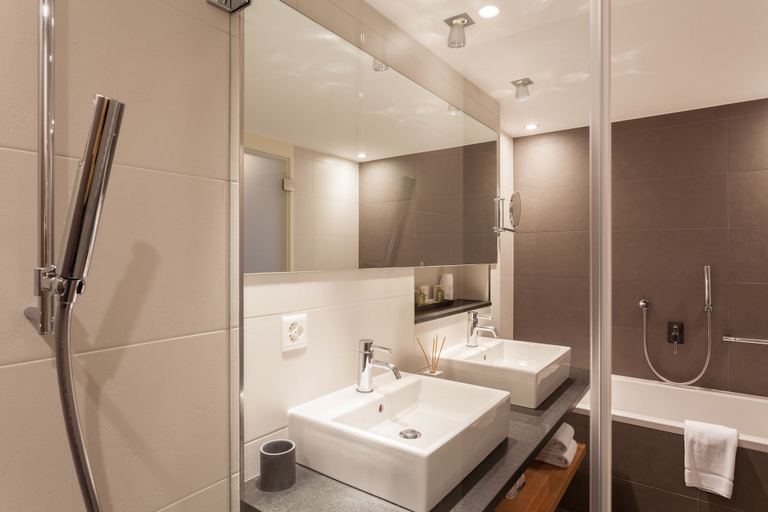 Bathroom 5, Hotel Allalin Saas-Fee, Visp