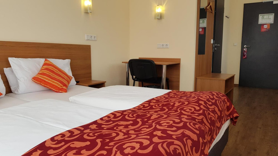 Bedroom 2, Dream Inn Hotel Regensburg, Regensburg