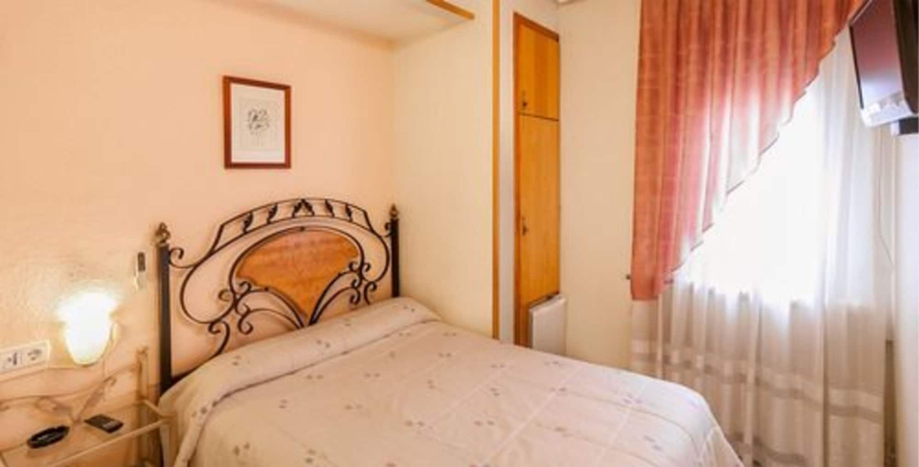 Bedroom 5, Pensión San José, Murcia