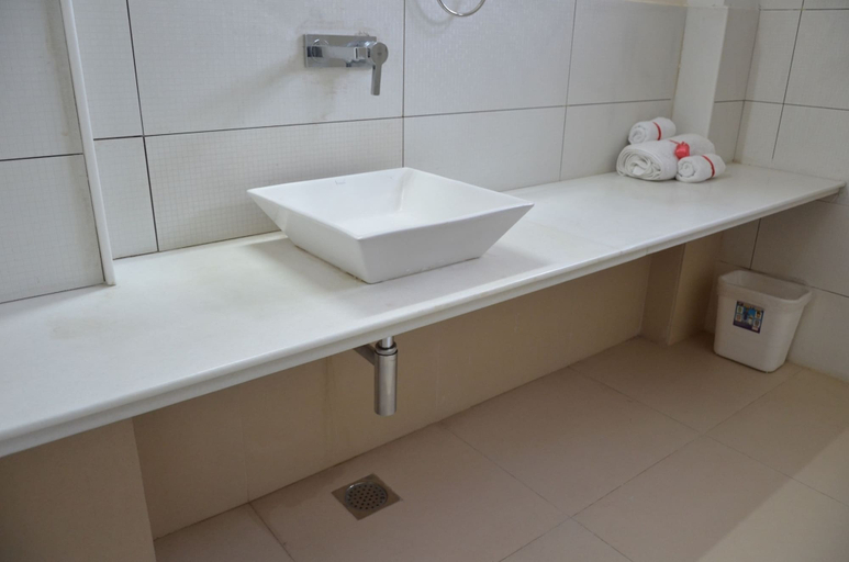 Bathroom 2, Hotel M Villa, Jaipur