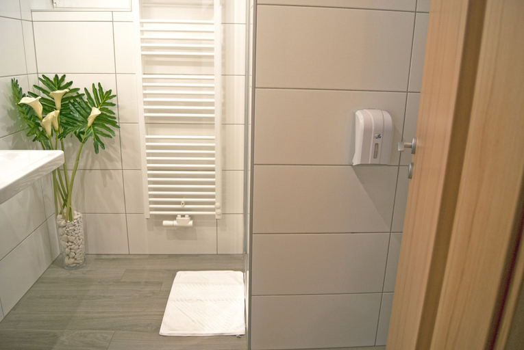 Bathroom 3, Rooms & Apartments Kepic, Cerklje na Gorenjskem