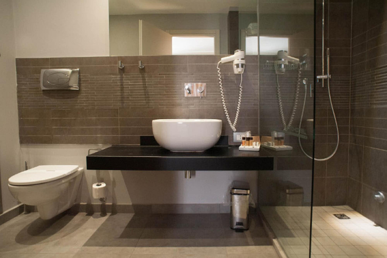 Bathroom 3, FerroHotel, Ragusa