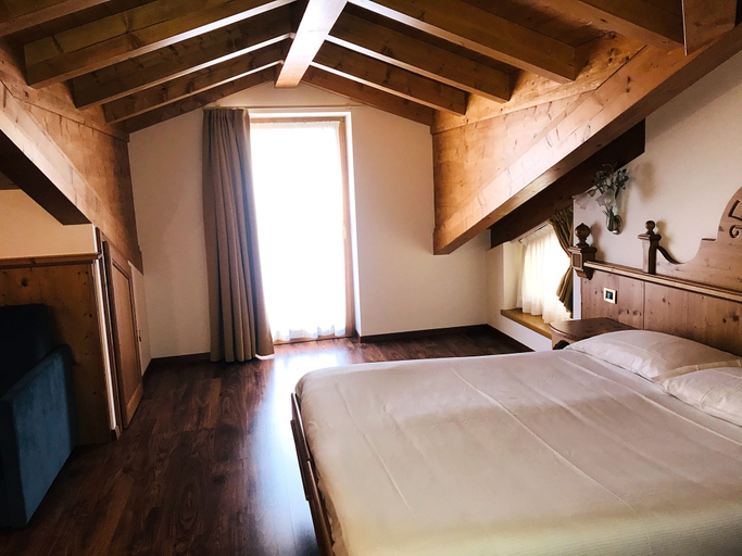 Bedroom 3, Hotel Garni Mountain Resort, Trento