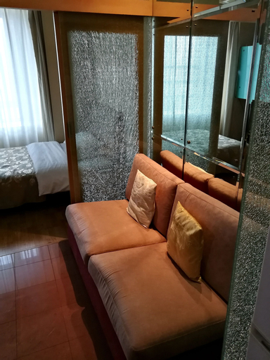 Exterior & Views 20